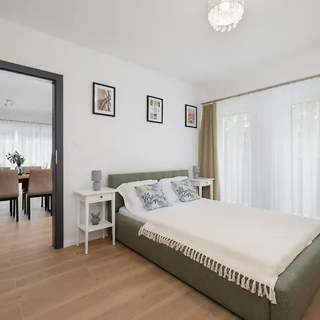 Stylowy Blisko Morza Z Parkingiem Zielona 3a By Renters